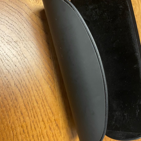 Armani Exchange glasses case - Picture 2 of 8